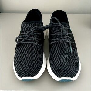 Brand New Everyday Classic Women’s Vessi Sneakers